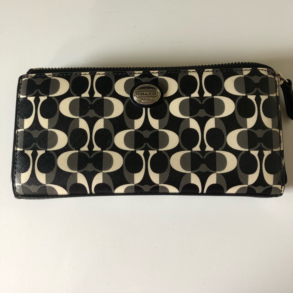Coach Peyton Dream C Black and Cream Wallet